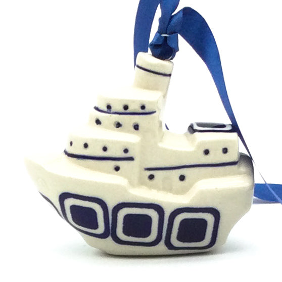 Tugboat-Ornament in Blue Squares