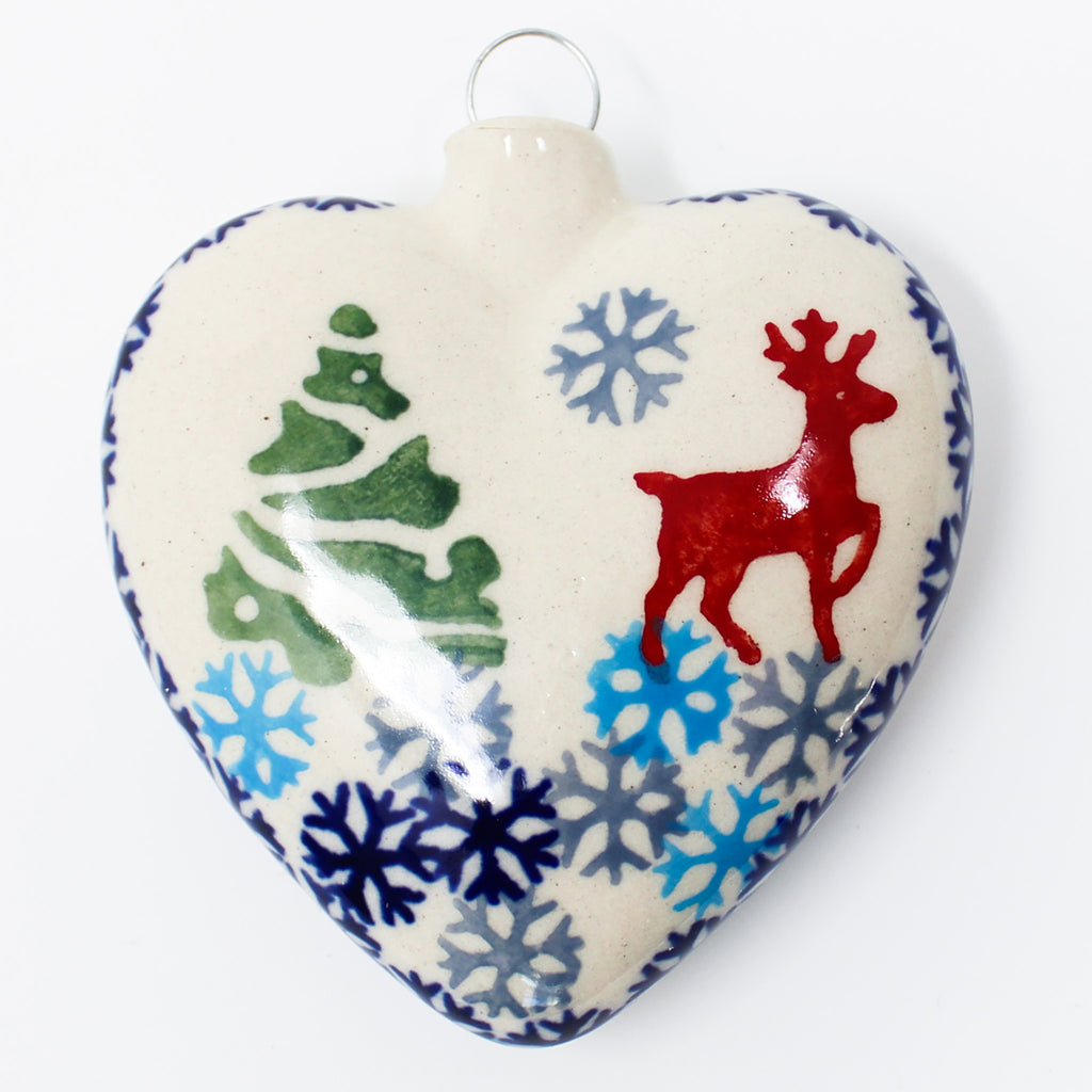 Round Heart-Ornament in Winter Reindeer